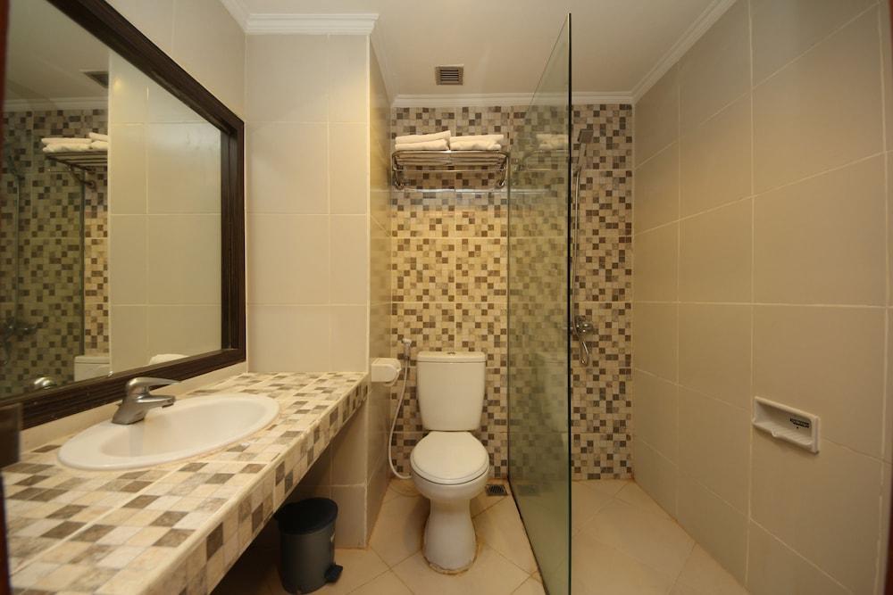 Maharani Hotel Jakarta Bagian luar foto