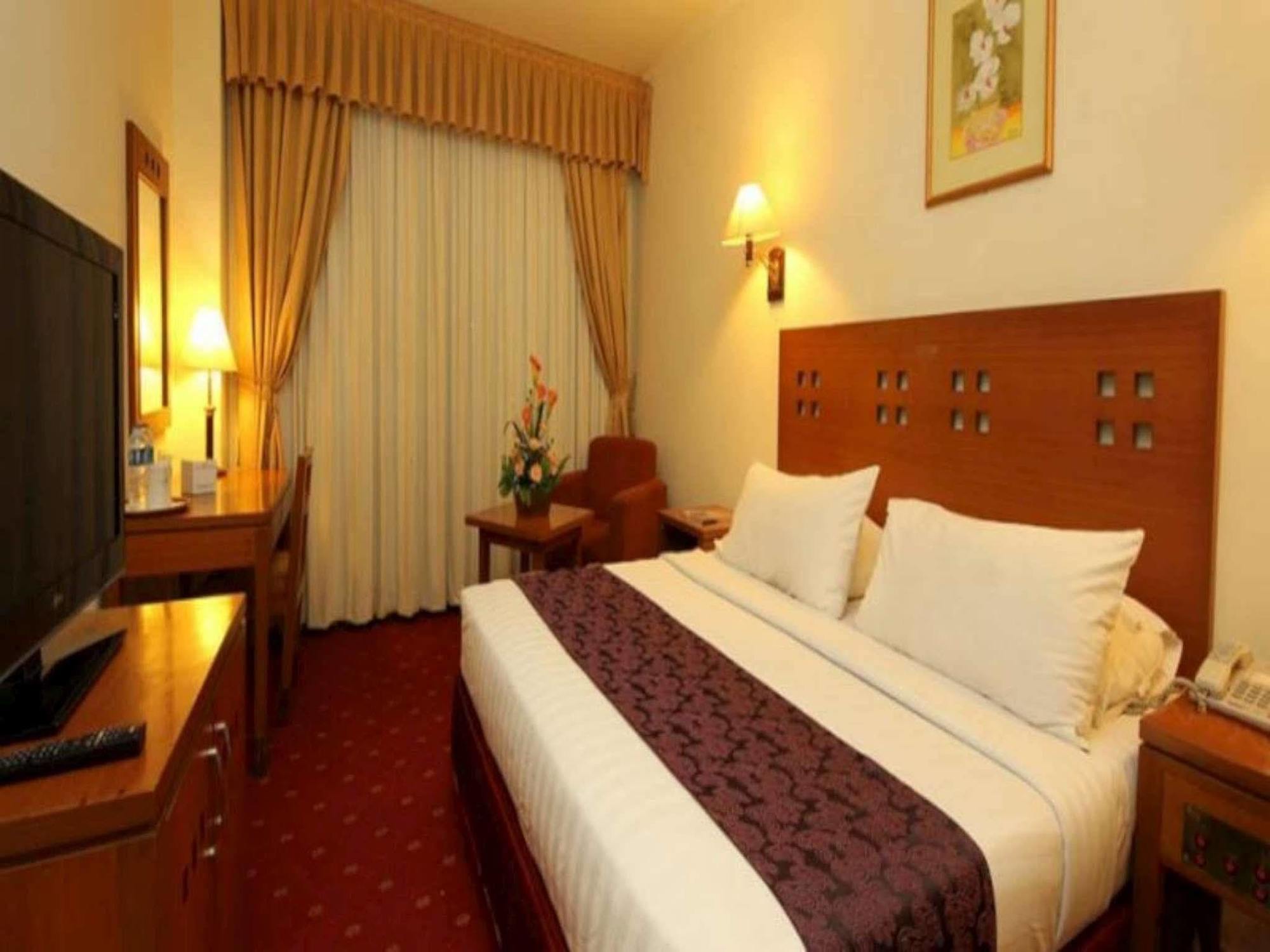 Maharani Hotel Jakarta Bagian luar foto