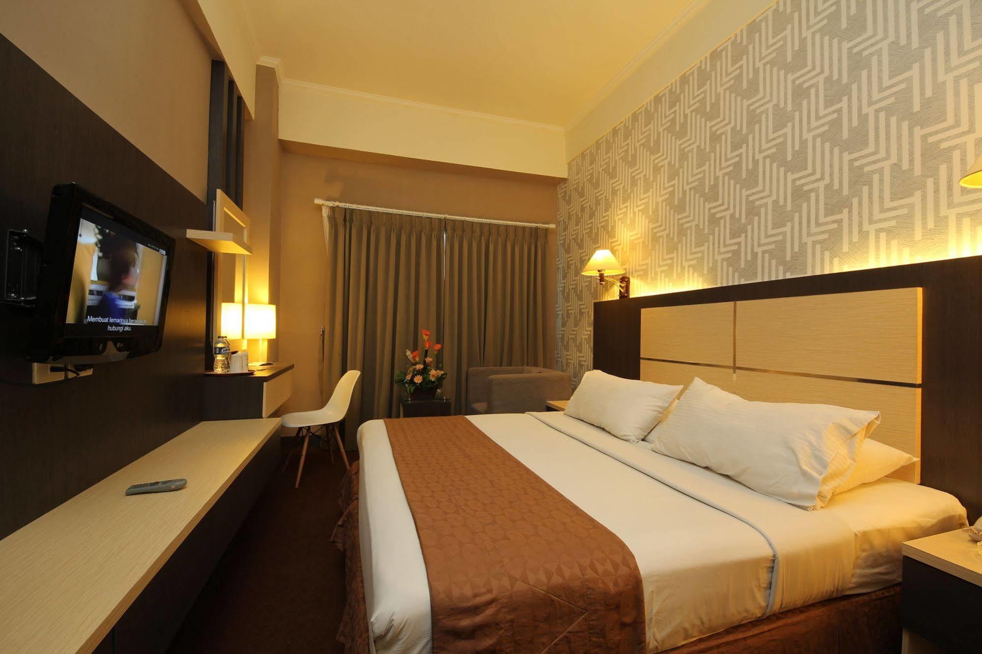 Maharani Hotel Jakarta Bagian luar foto