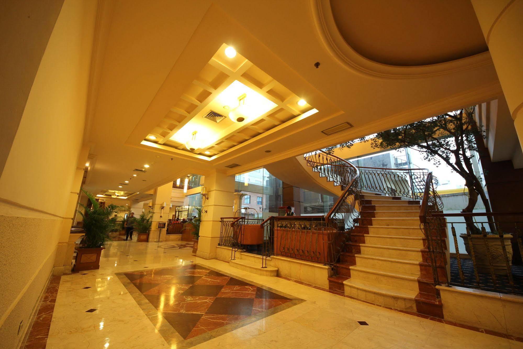 Maharani Hotel Jakarta Bagian luar foto