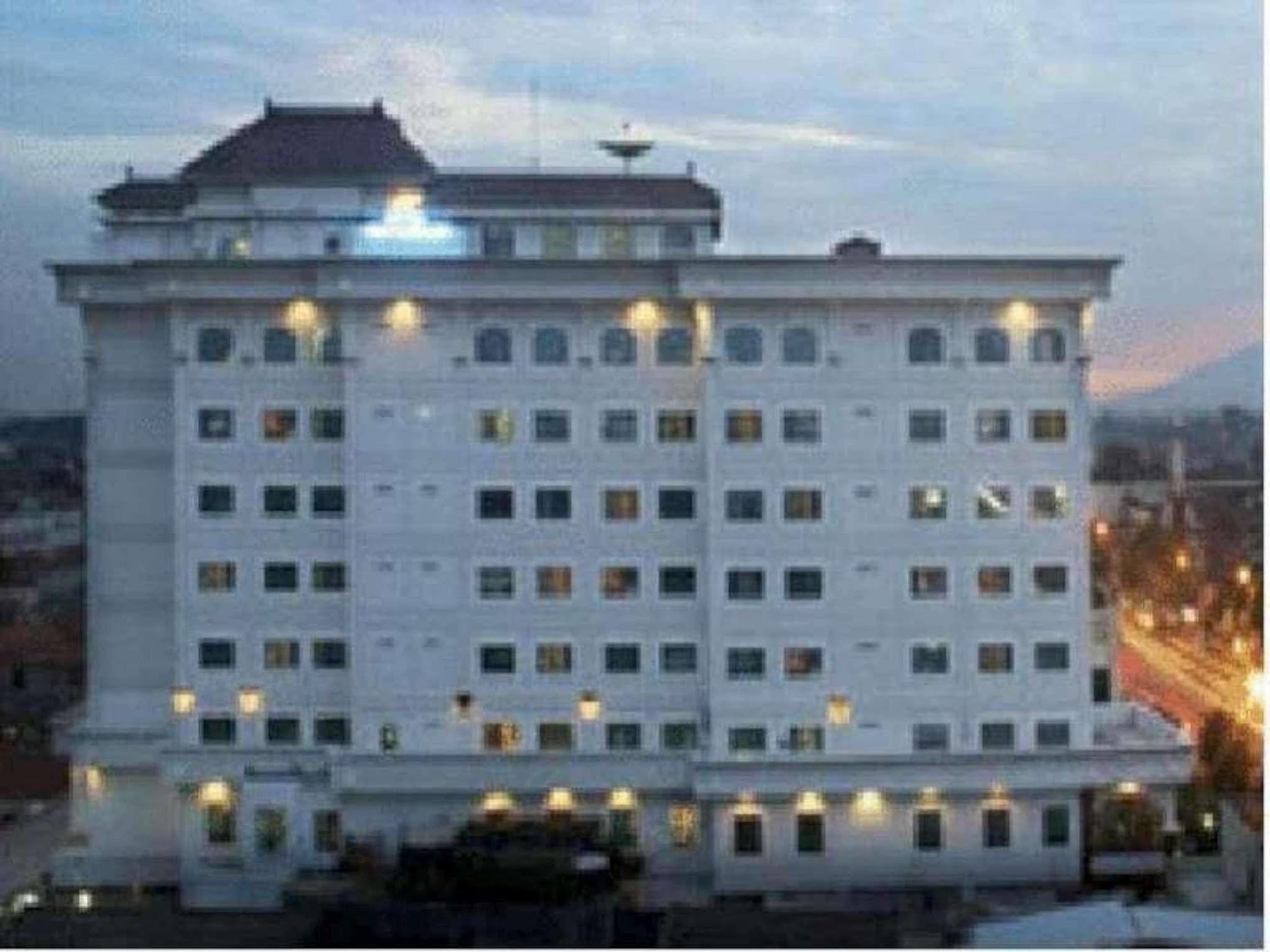 Maharani Hotel Jakarta Bagian luar foto