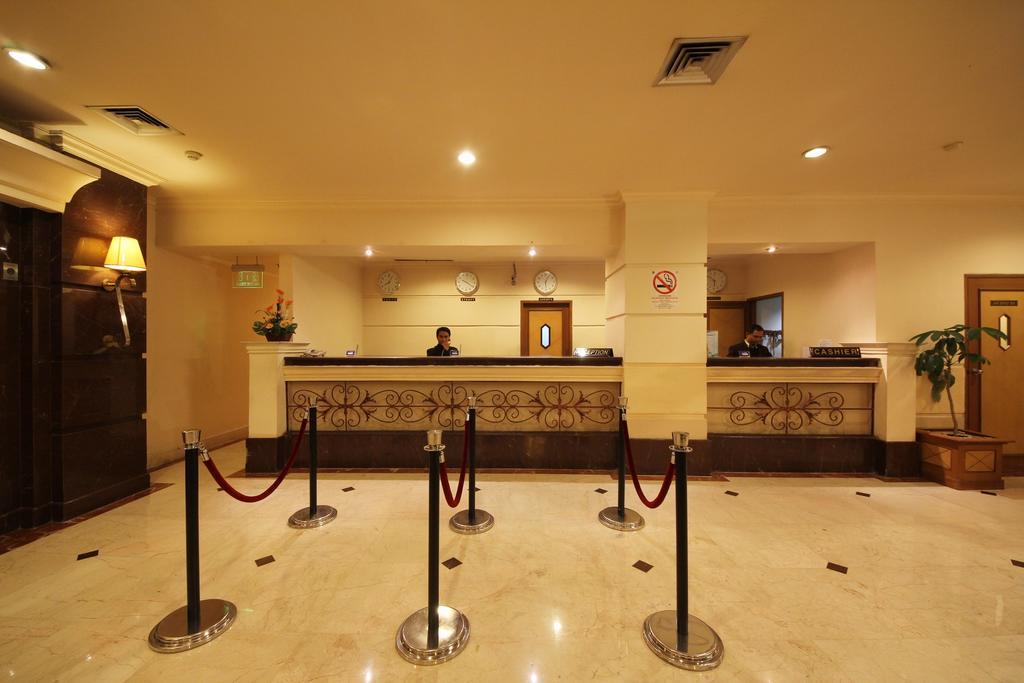 Maharani Hotel Jakarta Bagian luar foto